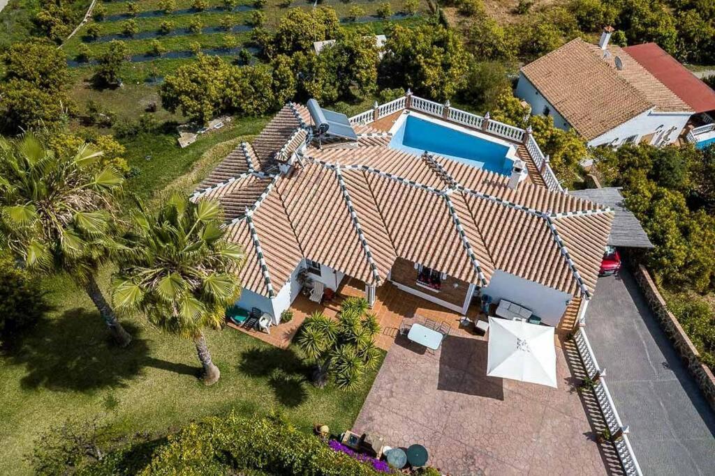 Villa Andalucia: Cerca De Todo, Intimidad Y Espacio 内尔哈 外观 照片