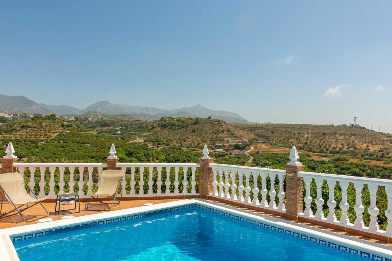 Villa Andalucia: Cerca De Todo, Intimidad Y Espacio 内尔哈 外观 照片