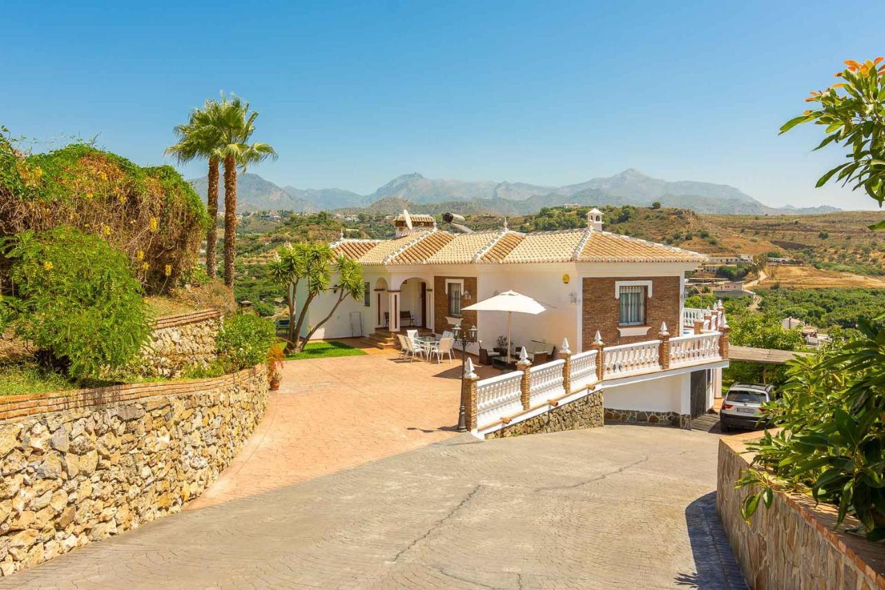 Villa Andalucia: Cerca De Todo, Intimidad Y Espacio 内尔哈 外观 照片