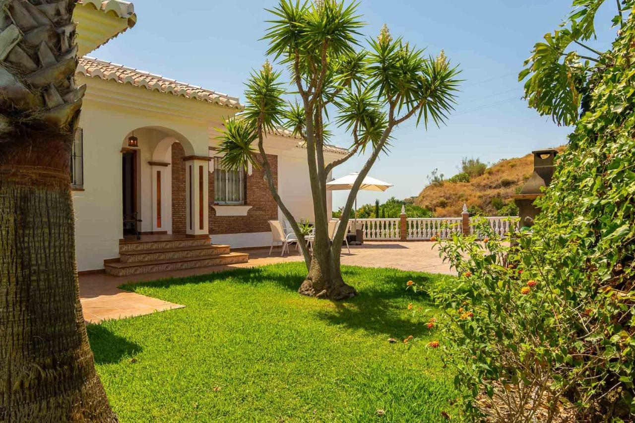 Villa Andalucia: Cerca De Todo, Intimidad Y Espacio 内尔哈 外观 照片