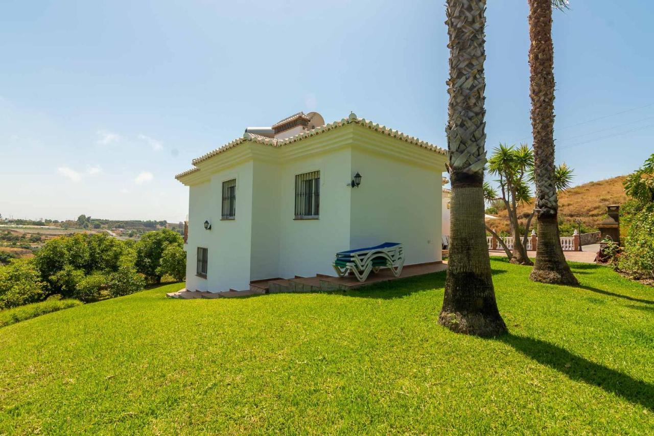 Villa Andalucia: Cerca De Todo, Intimidad Y Espacio 内尔哈 外观 照片